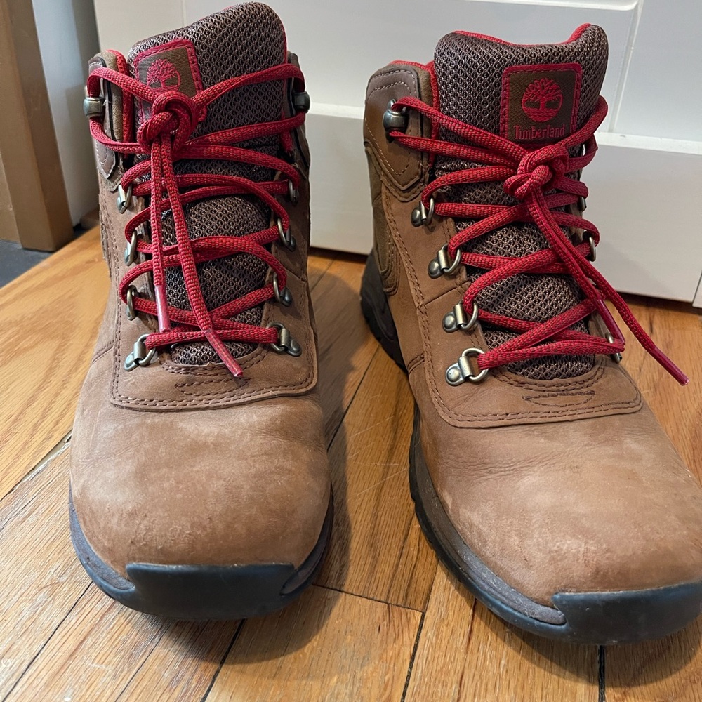 Women’s Mt. Maddsen Waterproof Mid Height Hiking Boot